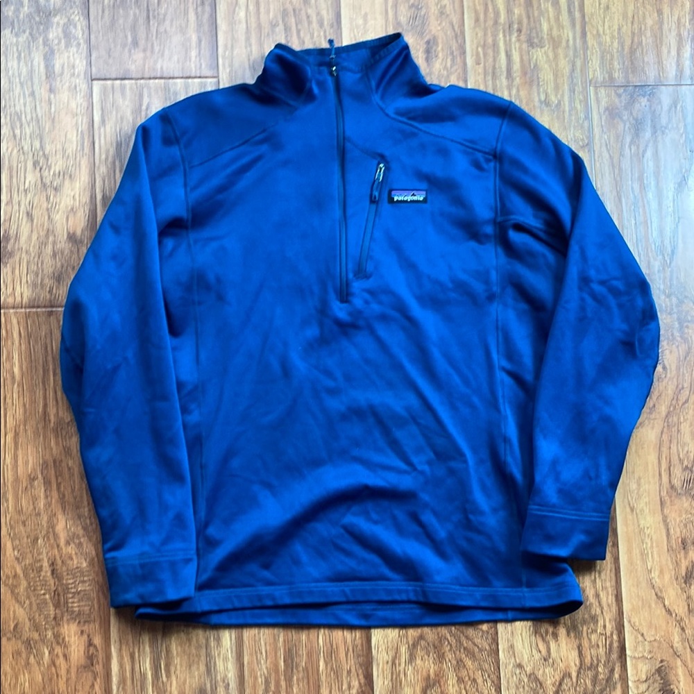 Patagonia Men's large Zip-Up Sweater in Deep Blue